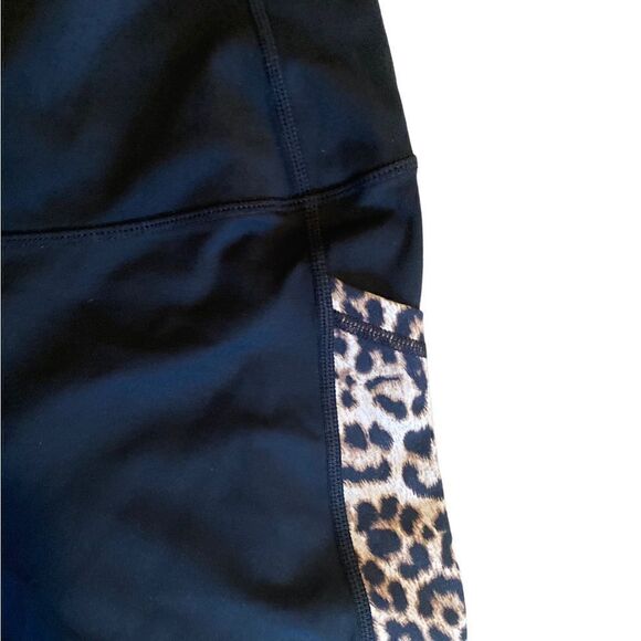 ZYIA Black and Leopard Cropped Leggings Size 4 - Picture 3 of 5